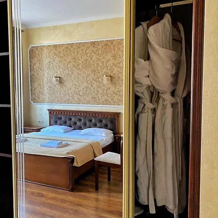 39 3* Lviv